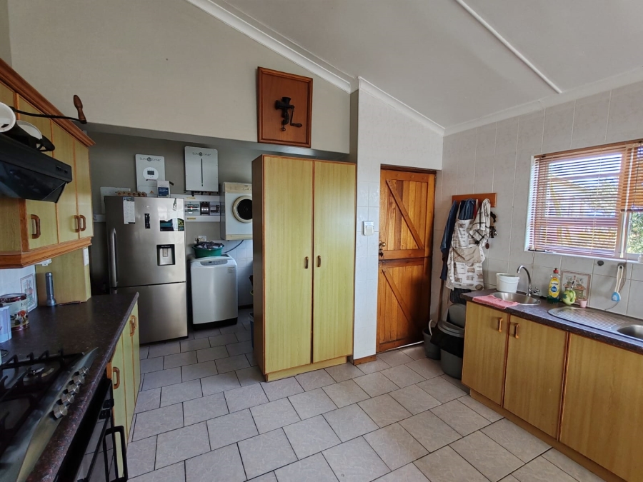 5 Bedroom Property for Sale in Perlemoenbaai Western Cape
